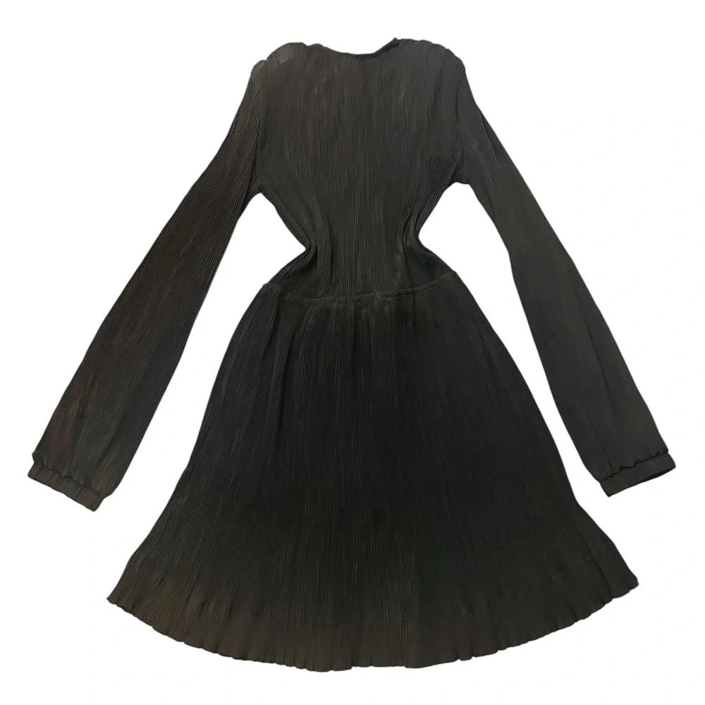 Pretty Little Thing Black Plunge Neck Pleated Party Dress Womens 8 UK12 - Picture 2 of 6